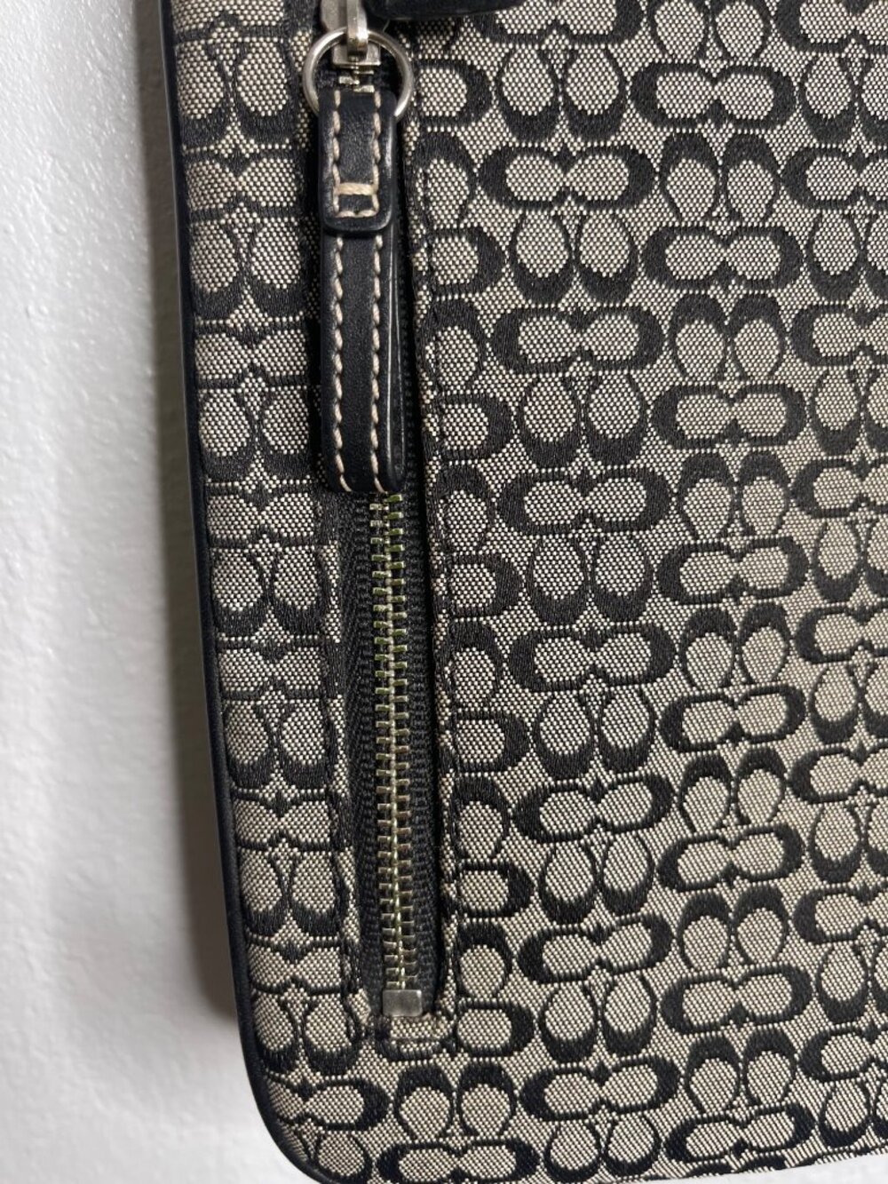 Coach Swingback Crossbody Bag Black Signature Print Leather Lightweight Travel - Picture 7 of 13